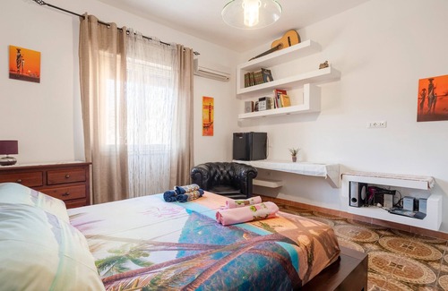 Partanna Bed & Breakfast | Guest House 'Camera A Palermo Etnica' with Mountain View, Wi-Fi and Air Conditioning