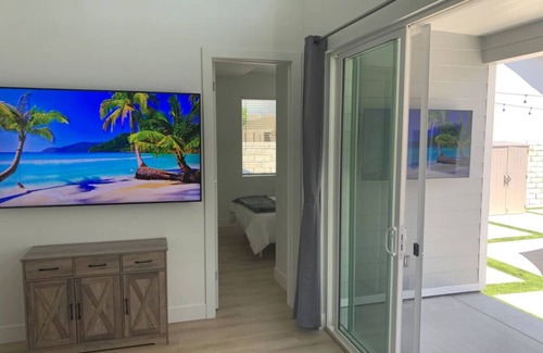 Huntington Beach House | Guest House | Close To Beach | Hot Tub | Privacy