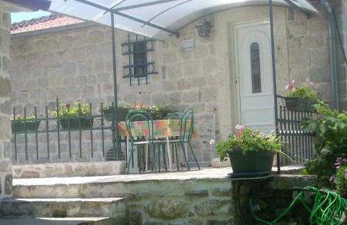 Perast House | Guest House Dragutinovic