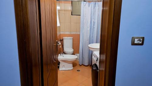 Berat House | Guest House Edison