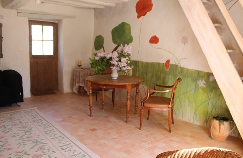 Asnieres sur Vegre House | Guest house in character village of Asnières sur vègre (near Solesmes)
