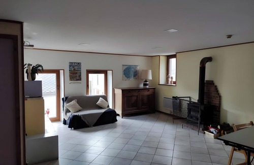 Saint-Jean-de-Vaulx House | Guest House 'Chambre 2' with Shared Terrace, Private Garden and Wi-Fi