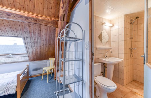 Saint-Jean-de-Vaulx House | Guest House 'Chambre 2' with Shared Terrace, Private Garden and Wi-Fi