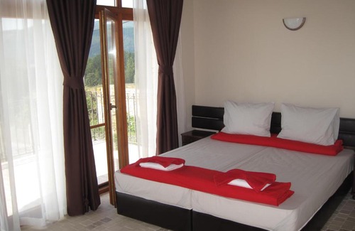 Yakovtsi House | Guest House Galba