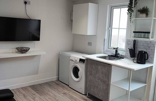 Andover Apartment | Guest House is Located in Andover. Suitable for Singles/Couples