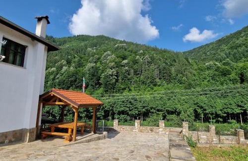 Troyan House | Guest House Ivan