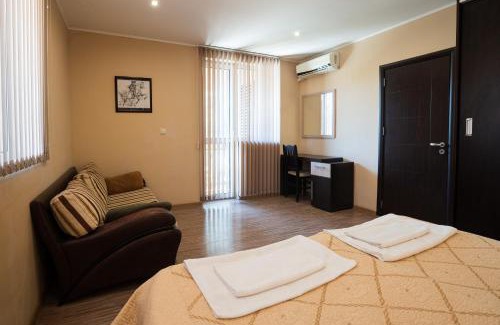 Trakata House | Guest House La Casa