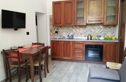 L'Aquila Apartment | Guest House "La Casa del Mandatario" Int. 1
