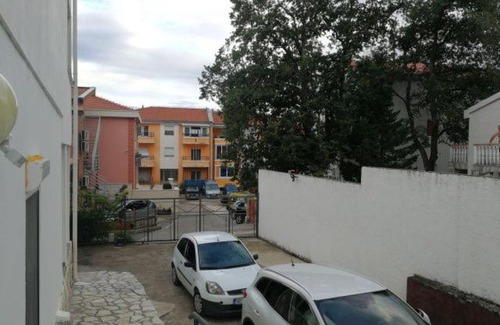 Lazi House | Guest House Mudresa
