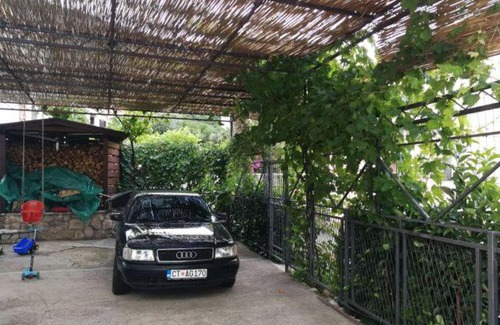 Lazi House | Guest House Mudresa