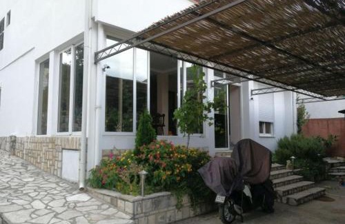 Lazi House | Guest House Mudresa