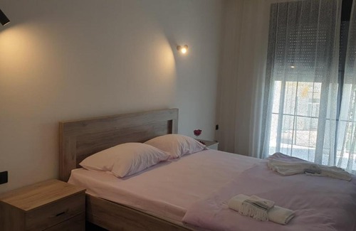 Gjerana House | Guest House Muslica