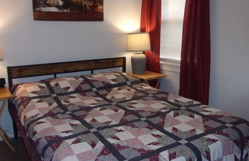 Centerville House | Guest House on Beautiful Cane Creek - State Parks and Tennessee River Nearby