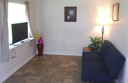 Centerville House | Guest House on Beautiful Cane Creek - State Parks and Tennessee River Nearby