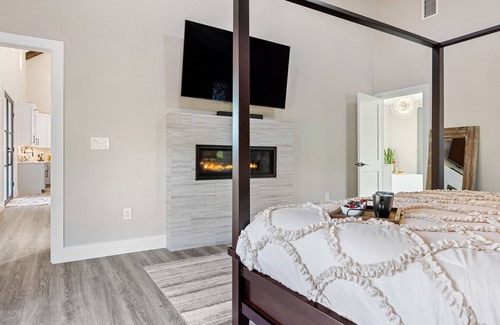 Dripping Springs House | Guest House on Ranch Estate - Luxury Vacation Experience!