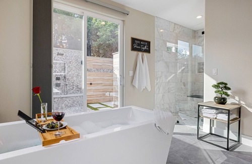 Dripping Springs House | Guest House on Ranch Estate - Luxury Vacation Experience!