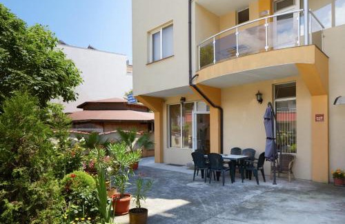 Ravda House | Guest House Plechkarovi