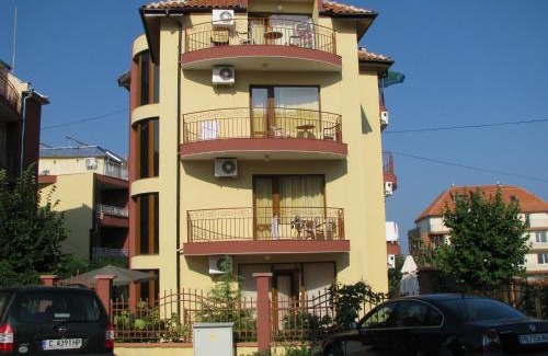 Ravda House | Guest House Radiana