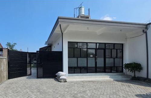 Blitar Hotel | Guest House Saqeena Syariah Near Blitar Park RedPartner