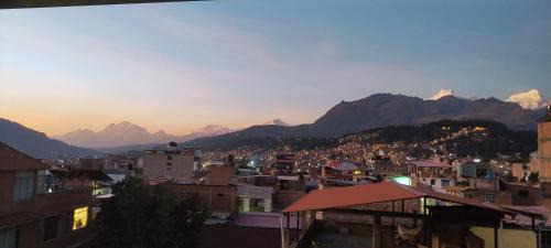 Huaraz House | Guest house. Shared room in panoramic apartment. Private bathroom. Kitchen and washmachine