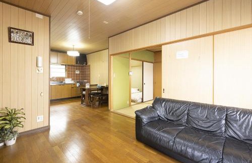Higashi-ku Apartment | Guest House Shine Bright