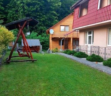Shaian Cabin | Guest House Smerichka