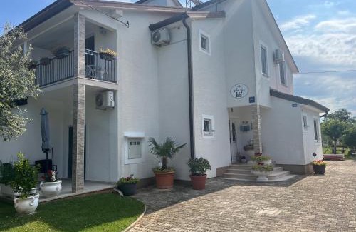 Valica Bed & Breakfast | Guest House Soši