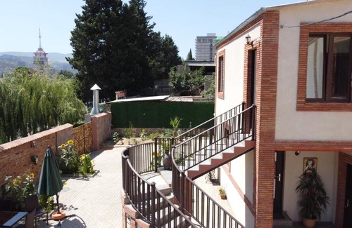 Tbilisi House | Guest House SPARTAK