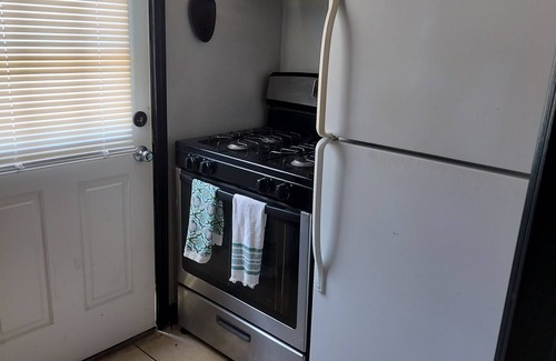 Lodi Apartment | Guest house studio close to downtown.