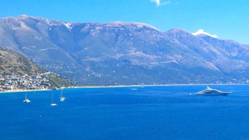 Himare House | Guest House Suga 1