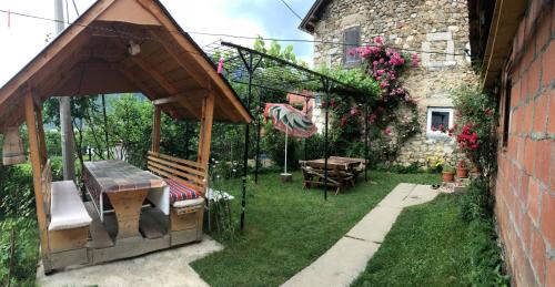 Vusanje House | Guest House Ulaj