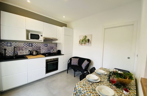 Capaci Apartment | Guest House Via Roma in the center with panoramic terrace