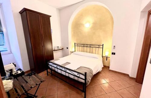 Carignano House | Guest House Virginia's Rooms-Private free Parking and Top Carignano District