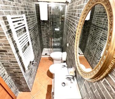 Carignano House | Guest House Virginia's Rooms-Private free Parking and Top Carignano District
