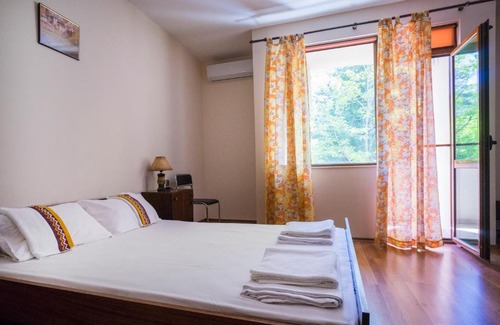 Mineralni Bani House | Guest House Yuventa