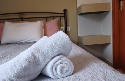 Serres Apartment | Guest Room