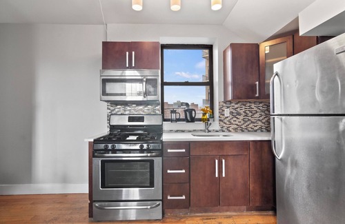 Bushwick Bed & Breakfast | Guest Room Near Williamsburg