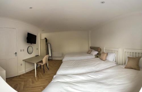 Stanford-le-Hope Bed & Breakfast | Guest Rooms at Walton Hall Farm