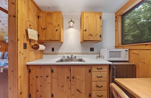 Penobscot Apartment | Guest studio with water access