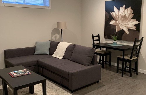 Silverado House | Guest Suite For Spruce Meadows and Calgary Vacationers!