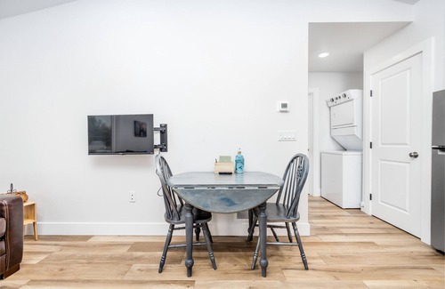 South Addition House | Guest suite in a prime location blocks from downtown with WiFi & W/D