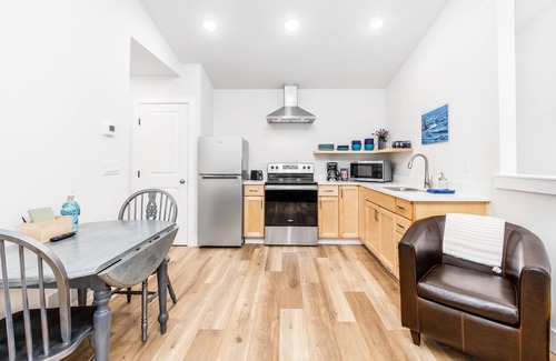 South Addition House | Guest suite in a prime location blocks from downtown with WiFi & W/D