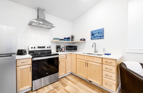 South Addition House | Guest suite in a prime location blocks from downtown with WiFi & W/D