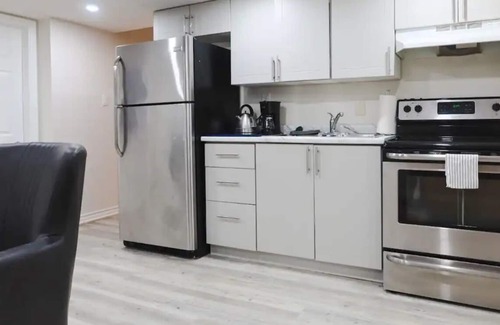 Brantford Apartment | Guest Suite in Family Friendly Neighborhood