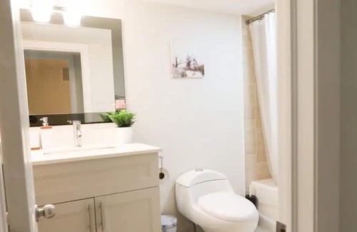 Brantford Apartment | Guest Suite in Family Friendly Neighborhood