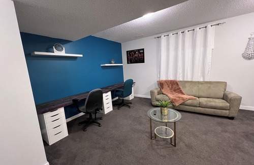 Southeast Calgary House | GUEST SUITE IN SE CALGARY WITH PRIVATE ENTRANCE