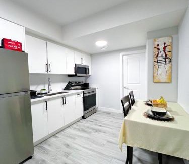 Southwest Edmonton Apartment | Guest Suite in SouthWest Edmonton