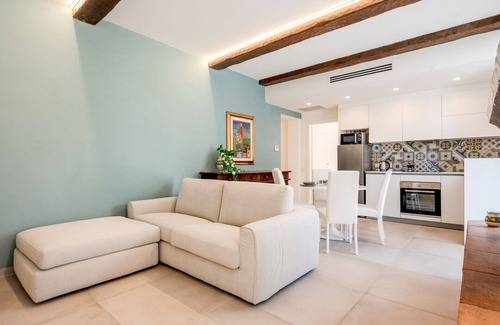 Luni Apartment | GuestHost - Mare Monti Apartment 1