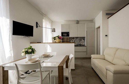 Luni Apartment | GuestHost - Mare Monti Apartment 6