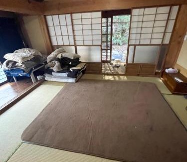 Aki Ward House | guesthouse 古民家の宿屋千鶴1階1号室部屋貸し